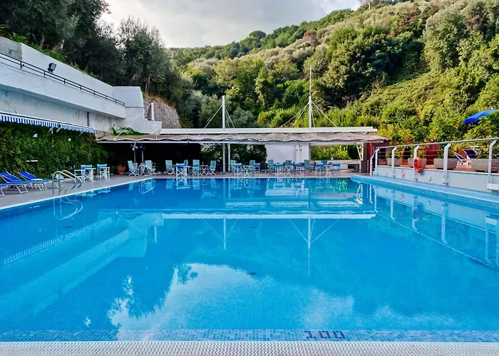 Western La Solara 4*