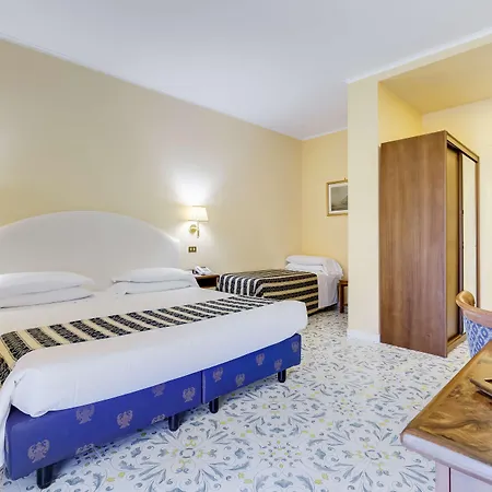 Western La Solara Hotel 4*