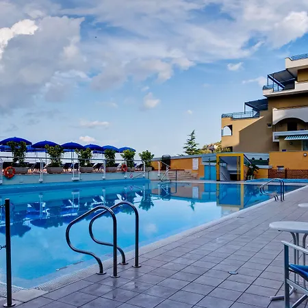 Western La Solara Hotel 4*
