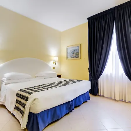 Western La Solara Hotel 4*