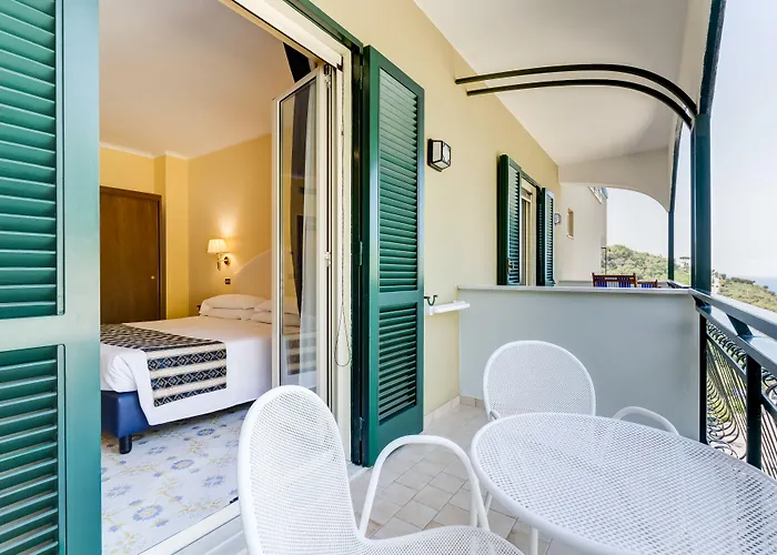 Western La Solara 4*