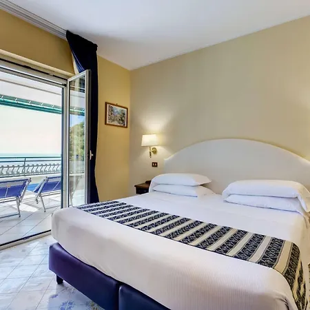 ホテル ベスト ウェスタン ラ ソララ ソレント