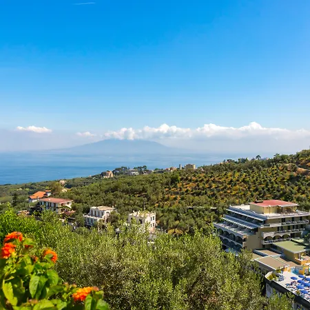 Western La Solara Hotel 4*