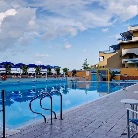 ベスト ウェスタン ラ ソララ ソレント